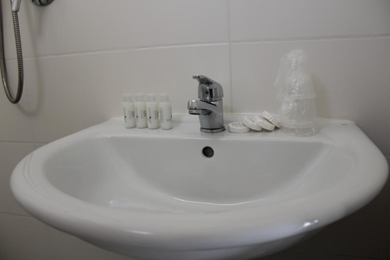 Hotel Mora Ρίμινι Εξωτερικό φωτογραφία